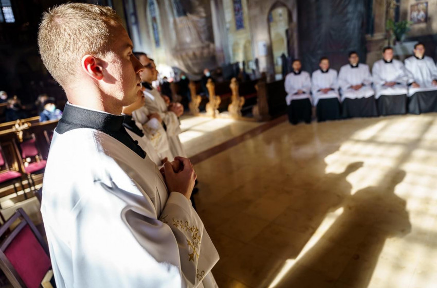 Lektorokat és akolitusokat avattak a győri egyházmegyében
