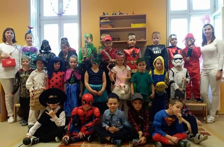 Véget ért az idei farsangi időszak a kapuvári katolikus iskolában