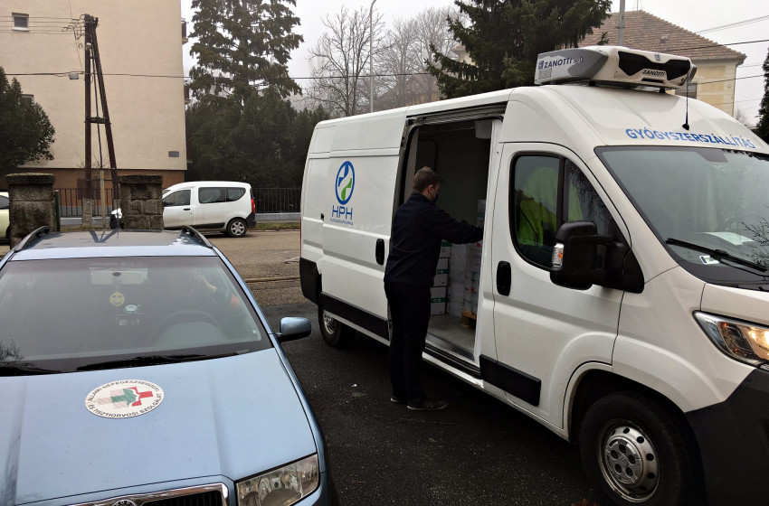 Több ezer Sinopharm típusú vakcina érkezett Győr-Moson-Sopron megyébe