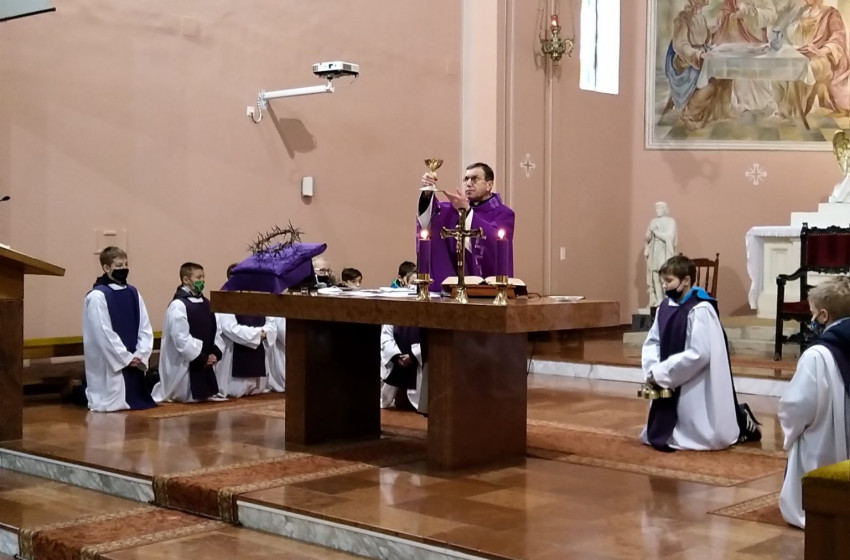 Állami elismerés Radó Tamás atya, püspöki biztos részére