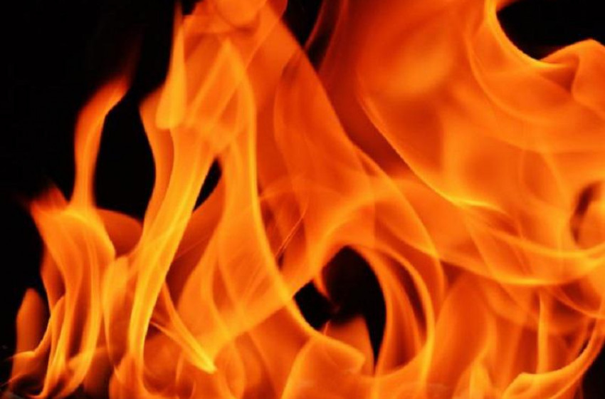 Kigyulladt egy rakodógép Bősárkány külterületén