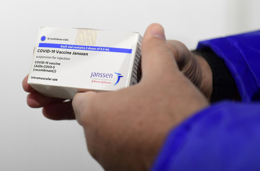 Megérkezett az első szállítmány egydózisú vakcina