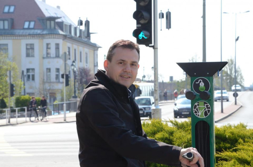 Elektromos kerékpártöltő és szerviz állomás létesül Csornán és Kapuváron