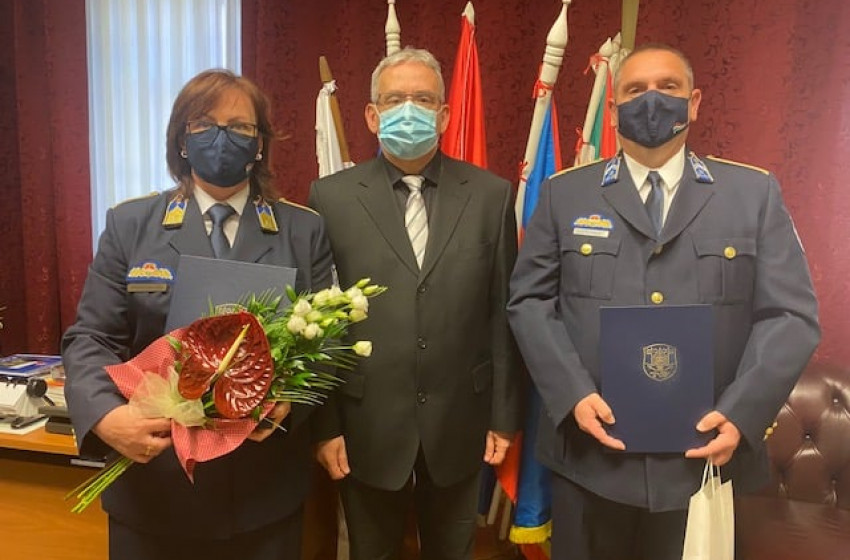 Városi elismerés kapuvári rendőröknek 