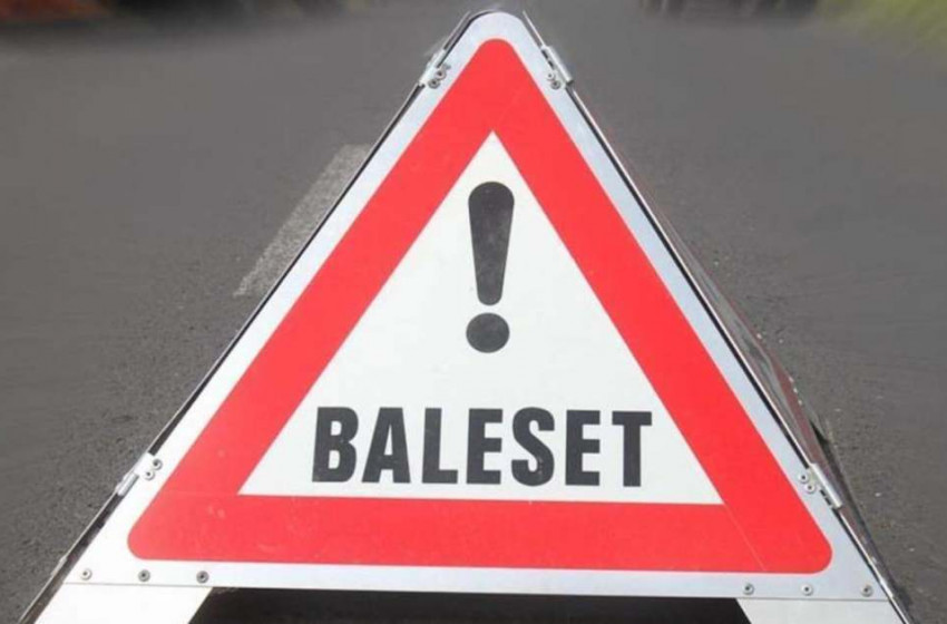 Az oldalára borult egy gépkocsi Jobaházánál