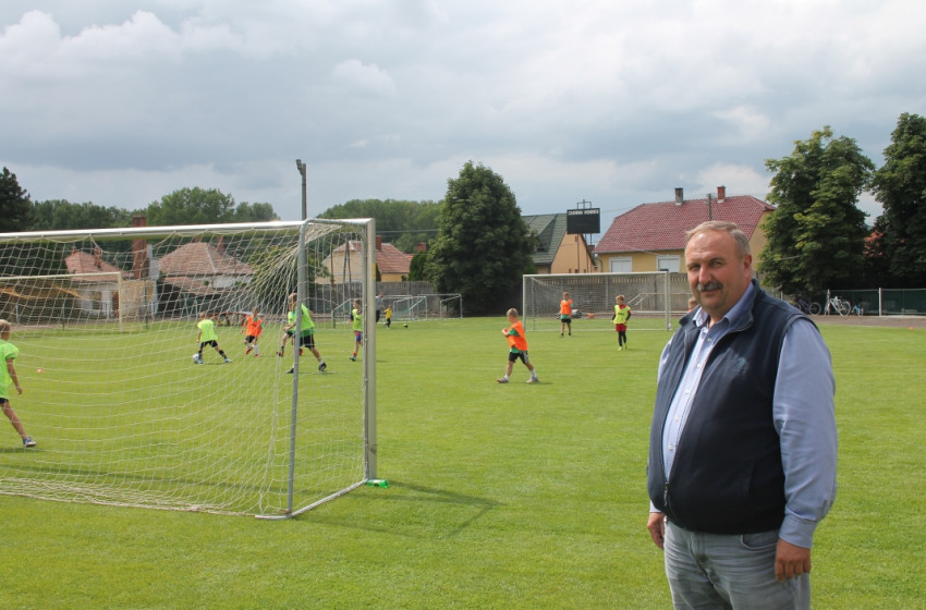 A koronavírus járvány miatt árván maradt gyermekek támogatására hívja fel a megyei futballklubokat a Csornai SE 