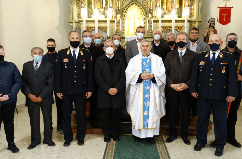 Tűzoltók miséztek Gartán