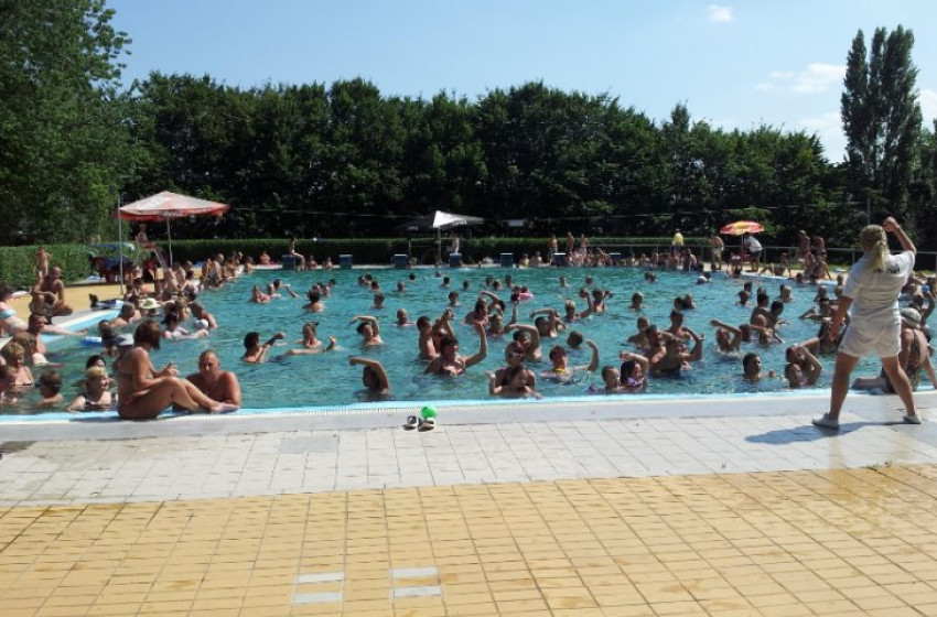 Szombaton nyit a csornai fürdő 