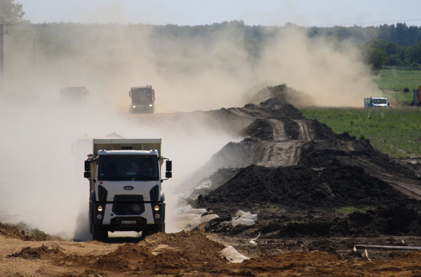Gőzerővel épül az új, településeket elkerülő 2x2 sávos út Győr és Pápa között