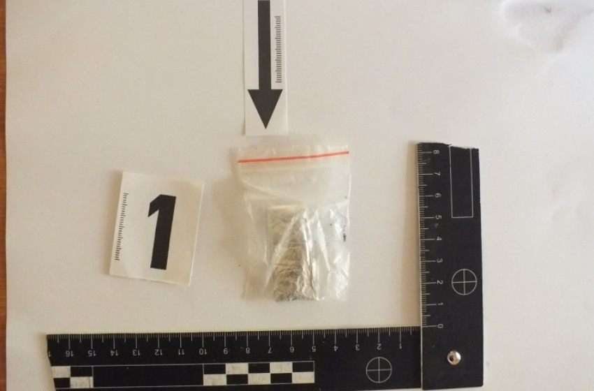 Övtáskából került elő a kábítószergyanús csomag Répceszemere külterületén