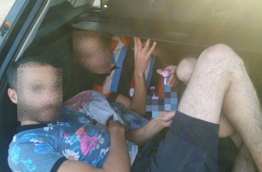 13 éves sofőr akart négy migránst Ausztriába szállítani 
