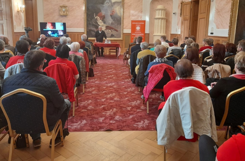 Orvosmissziók Jézus-imával – Csókay András tartott előadást Csornán és Kapuváron
