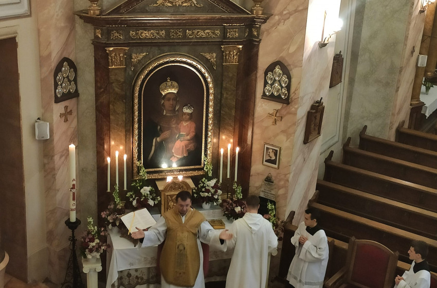 A Gyermekére mutató Szűzanya elvezet bennünket Jézushoz