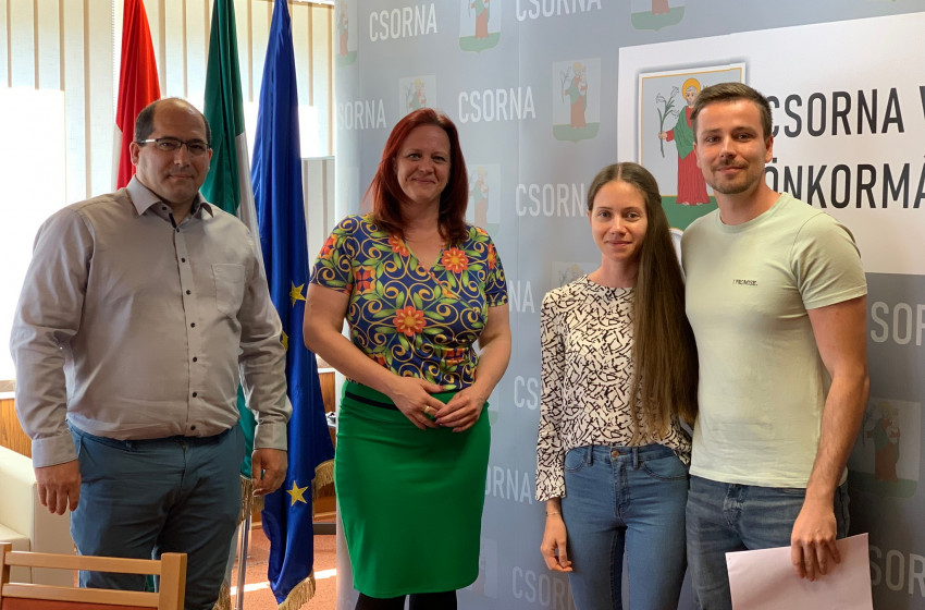 Újabb házaspárok részesültek letelepedési támogatásban Csornán