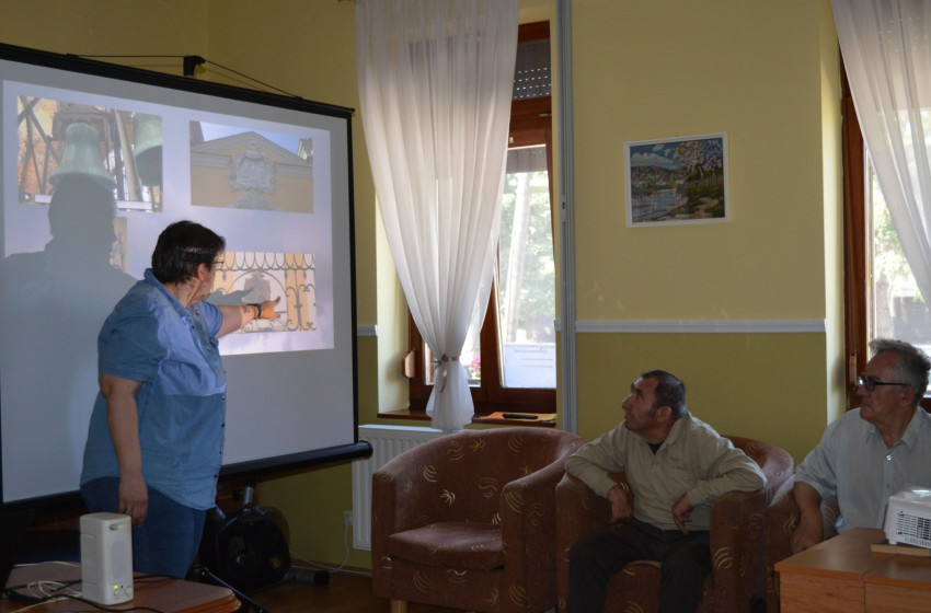 Az Idősek Napközi Otthonában járt az Utazó Múzeum