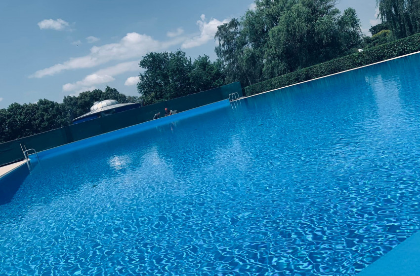 Már a nyitás napján biztonsági emberekre volt szükség a kapuvári strandon