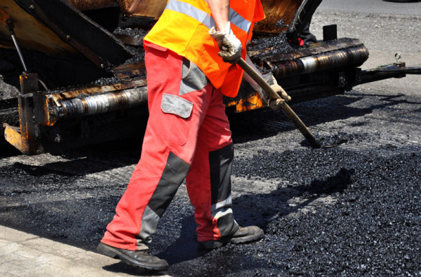 Elkezdődtek az útfelújítások Kisfaludon is