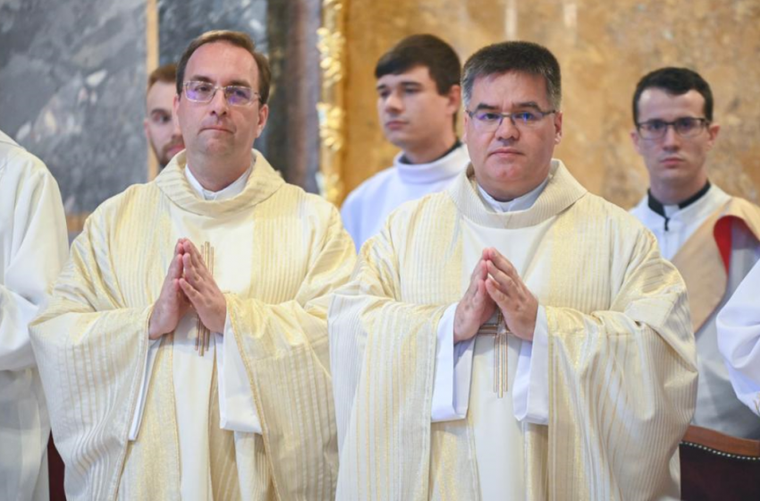 Ezüstmisét ünnepelt Bognár István csornai születésű lelkipásztor