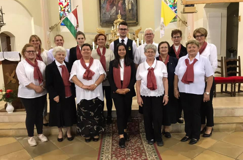 A Keszthelyi Dalünnepen énekel a szanyi Szent Anna Kórus 