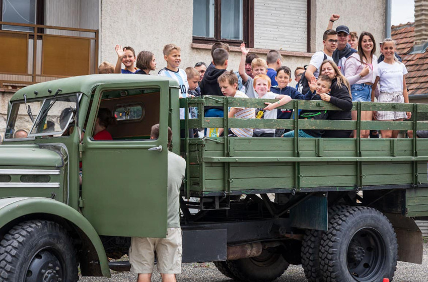 Vidám falunapot ünnepeltek Szárföldön