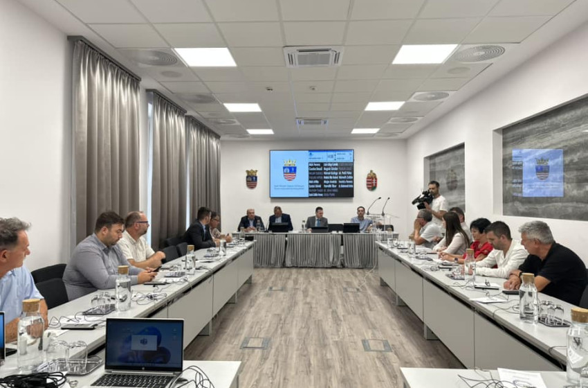 Békepárti határozatot fogadott el a vármegyei közgyűlés