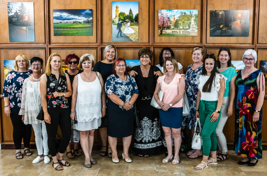 Kapuvár Városáért Emlékéremmel tüntették ki Boros Imréné Mártit