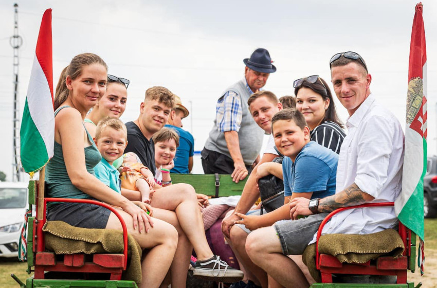Sopronnémeti falunap: Vidéki hangulat és parasztolimpia a kenukikötő vonzásában