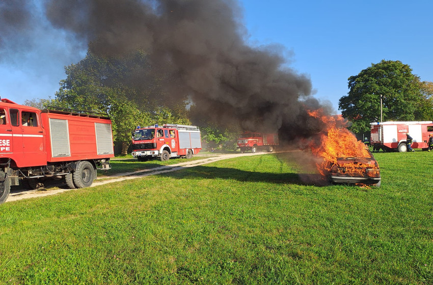 Győr-Moson-Sopron Tűzoltói: vizes gyakorlat és baráti vacsora Enesén