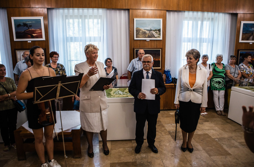 Kapuváron képkiállítás nyílt Dr. Némethné Takács Ildikó műveiből