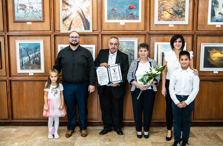 Kapuvár Városáért Emlékérmet kapott Kovács András