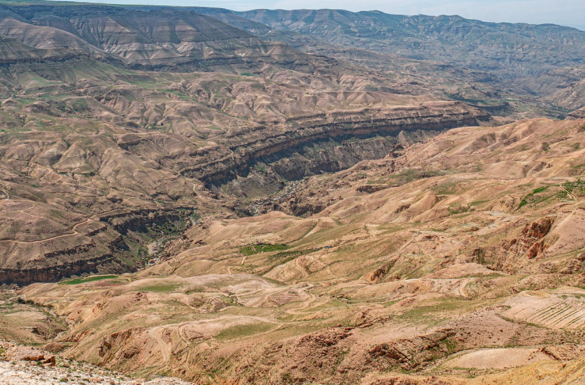 Tragédia: szelfizés közben halt meg egy magyar fitnesztréner Jordániában
