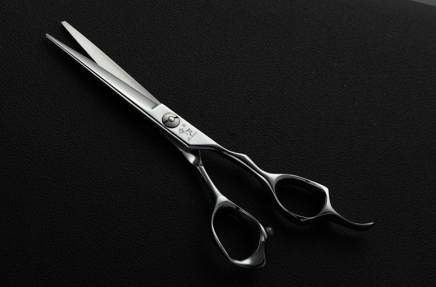 Életfogytiglanra ítélték a férfit, aki ollóval támadta meg áldozatát Győrben