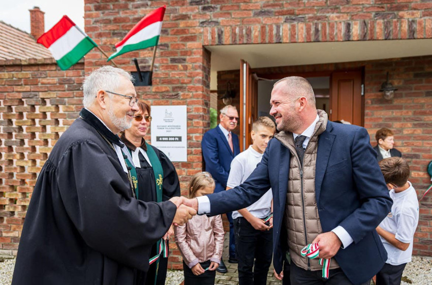 A történelmet írják Vásárosfaluban