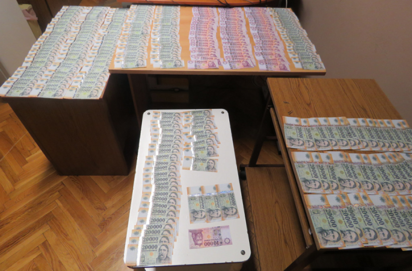 Rendőrkézen az unokázós csaló