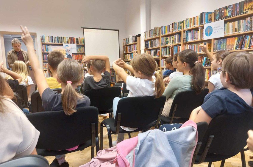  A kapuvári Páli Szent Vince Katolikus Gimnázium, Általános Iskola és Óvoda diákjai találkoznak a Zabaszauruszok világával