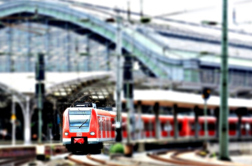 Az erőszakoskodó utasoknak üzen a MÁV és a Volán, védenék a munkatársaikat