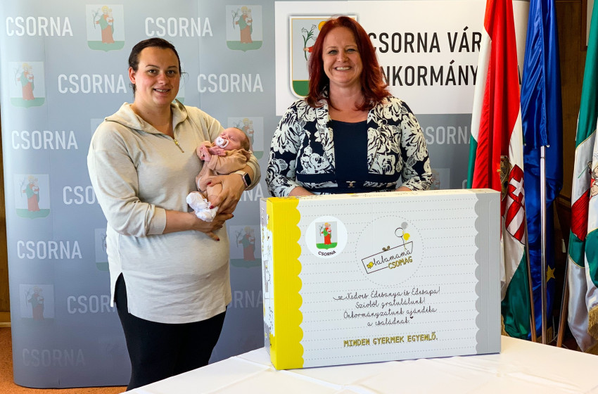 Babamama csomagokat adtak át Csornán