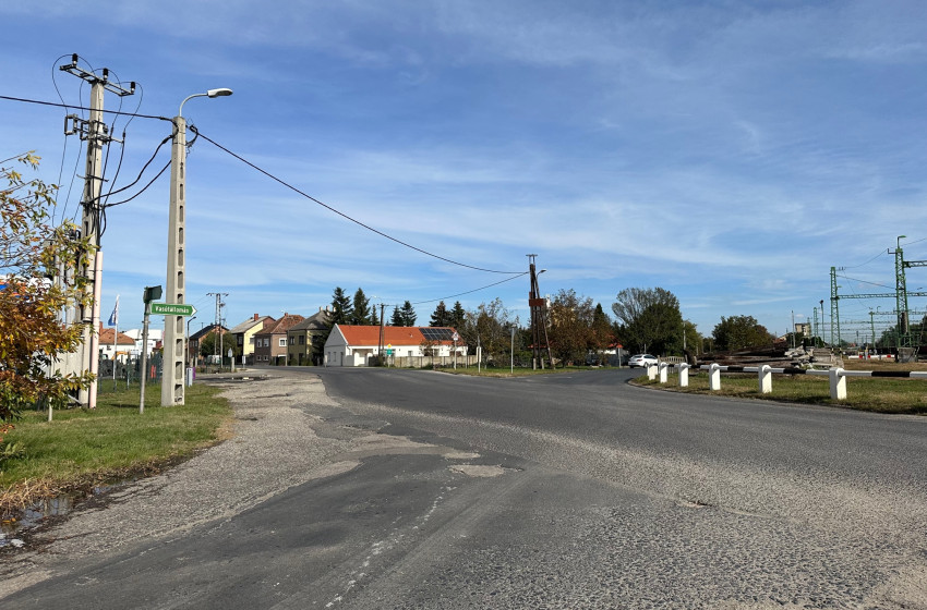 Nem adott elsőbbséget, elütötte a 70 éves kerékpárost Csornán