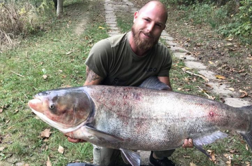 Azt hitte a debreceni horgász, élete harcsája van a botján, 1 óra 20 perc harc után jött a meglepetés
