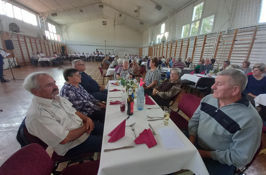 Idősek napja Veszkényben