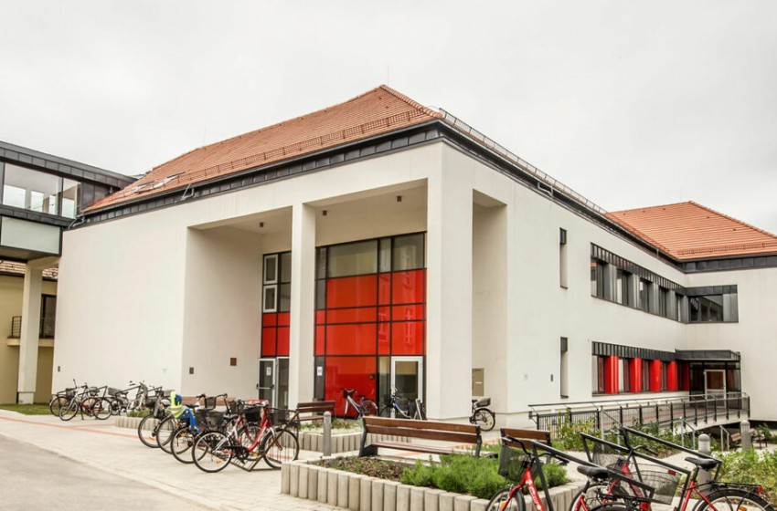 Visszavezetik a maszkviselést a csornai kórházban