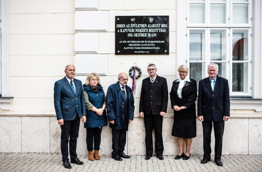 Idén sem maradt el a tiszteletadás és az emlékezés Kapuváron