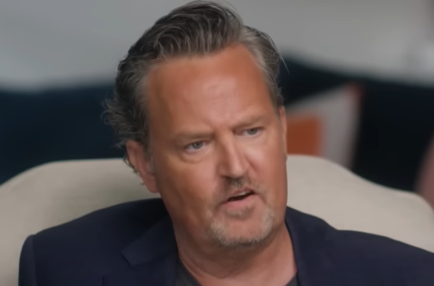 Meghalt Matthew Perry, a Jóbarátok örök cinikusa