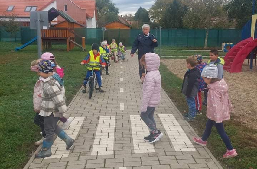 Ovi-Zsaru program és Közlekedésre nevelés a szanyi Szent Anna óvodában