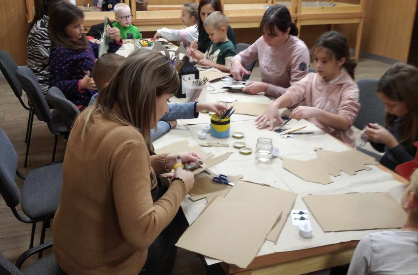 Kézművesség varázsa Veszkényben - Gyerekek fejlesztik kézügyességüket