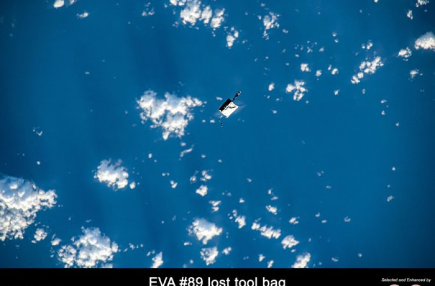 A NASA űrhajósai véletlenül elvesztettek az űrben egy szerszámosládát
