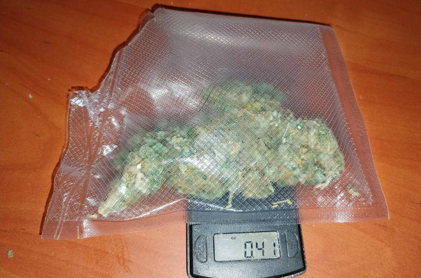 A soproni rendőrök öszehangolt akció keretében csaptak le egy kábítószer-kereskedőre