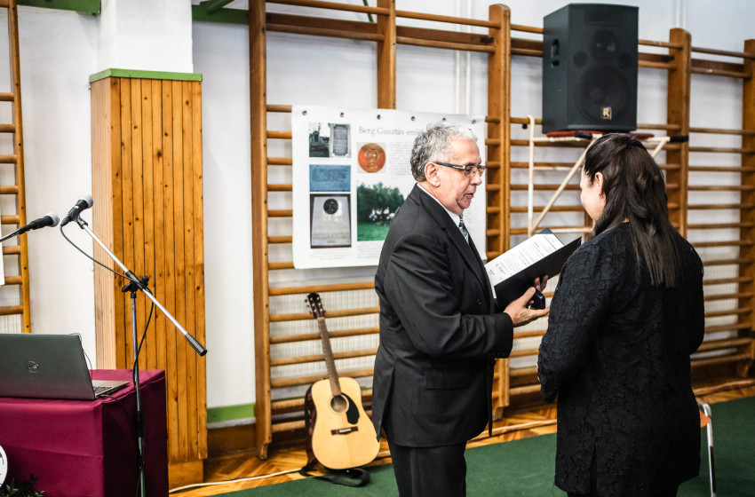 Kapuvár Városáért Emlékérmet kapott Nagyné Szabó Nikoletta