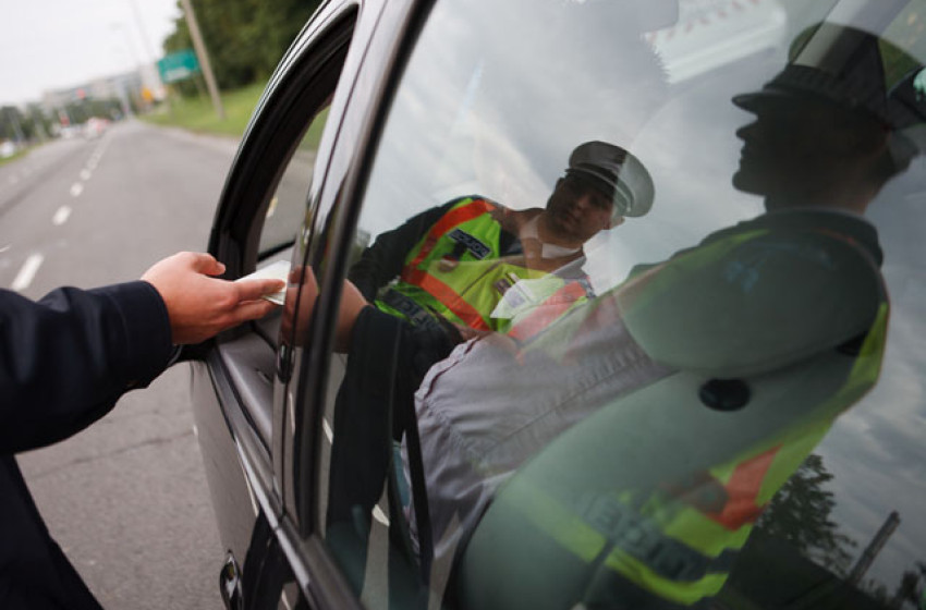 Hogy gyűjt össze egy sofőr egy este 520 ezer forint bírságot és 64 büntetőpontot? ​