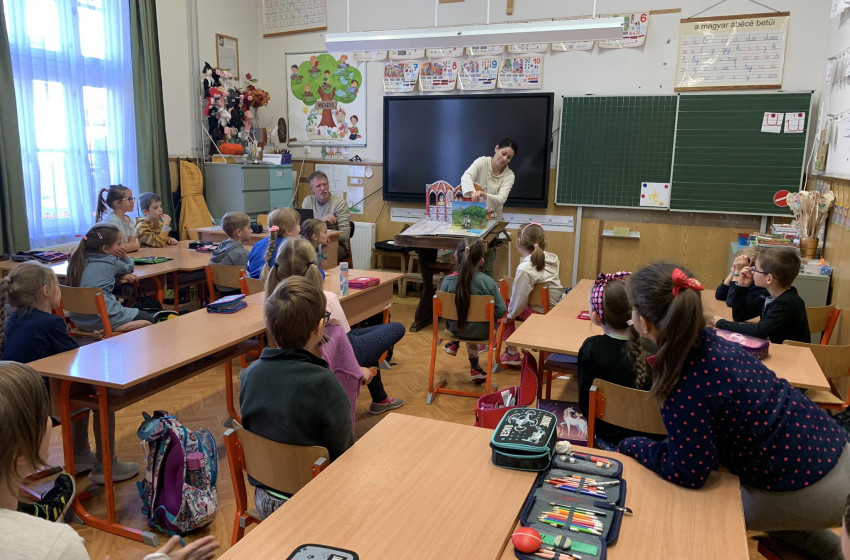 Mesebolt Bábszínház utazása a magyar történelem varázslatos korszakaiba